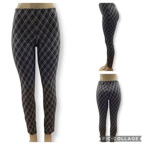 Tahari Size Small Plaid Easy Pull On Jegging. New With Tags.